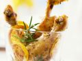 Würzige Hähnchenkeulen mit Zitrone und Rosmarin Rezept