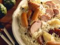 Wurst mit Sauerkraut auf elsässische Art Rezept