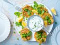 Zucchini-Erbsen-Fritter mit Zitrone und Minz-Joghurt-Dip Rezept