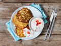 Zucchini-Pancakes mit Paprika-Joghurt-Dip Rezept