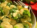 Zucchinisalat mit Senfdressing Rezept