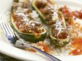 Zucchinischiffchen mit Hackfüllung Rezept