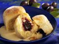 Zwetschgen-Rohrnudeln mit Vanillesoße Rezept