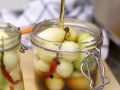 Zwiebeln süß-sauer eingelegt Rezept