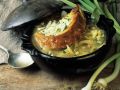 Zwiebelsuppe mit Weißwein Rezept