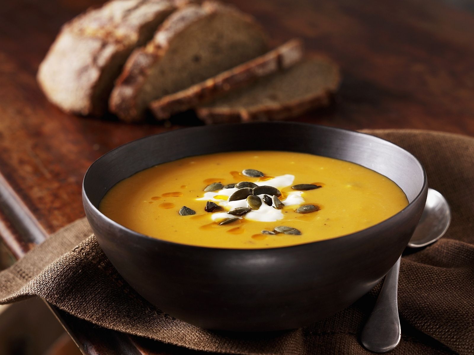 Cremige Kurbissuppe Mit Muskat Kurbis Rezept Eat Smarter 
