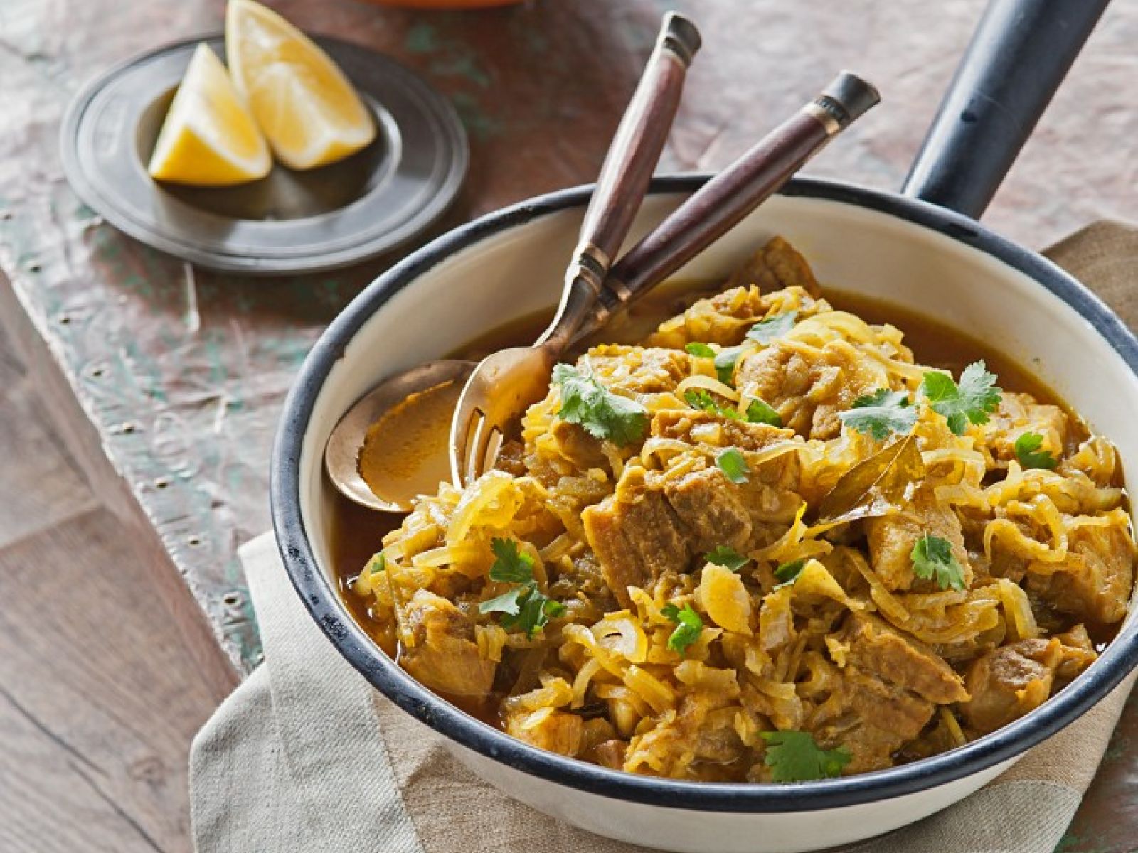Curry Mit Schweinefleisch Tamarinde Und Ingwer Rezept Eat Smarter 