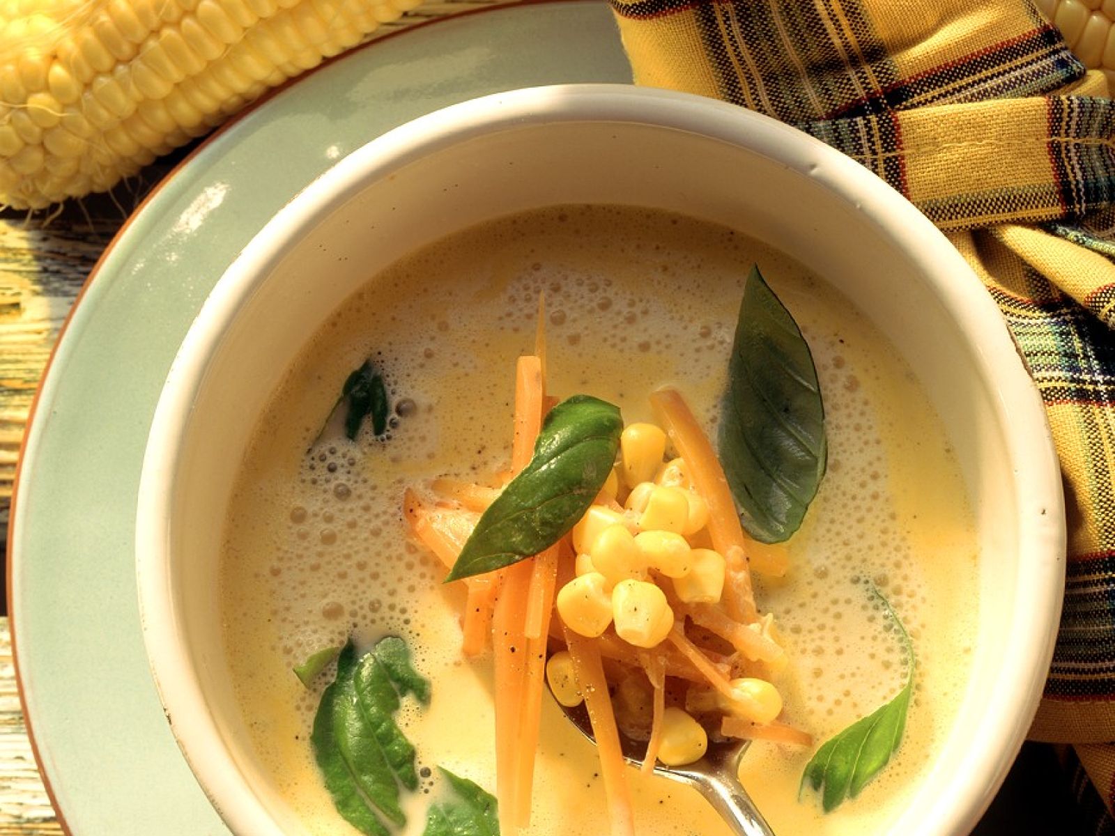 Frischkase Mais Suppe Mit Karotten Rezept Eat Smarter