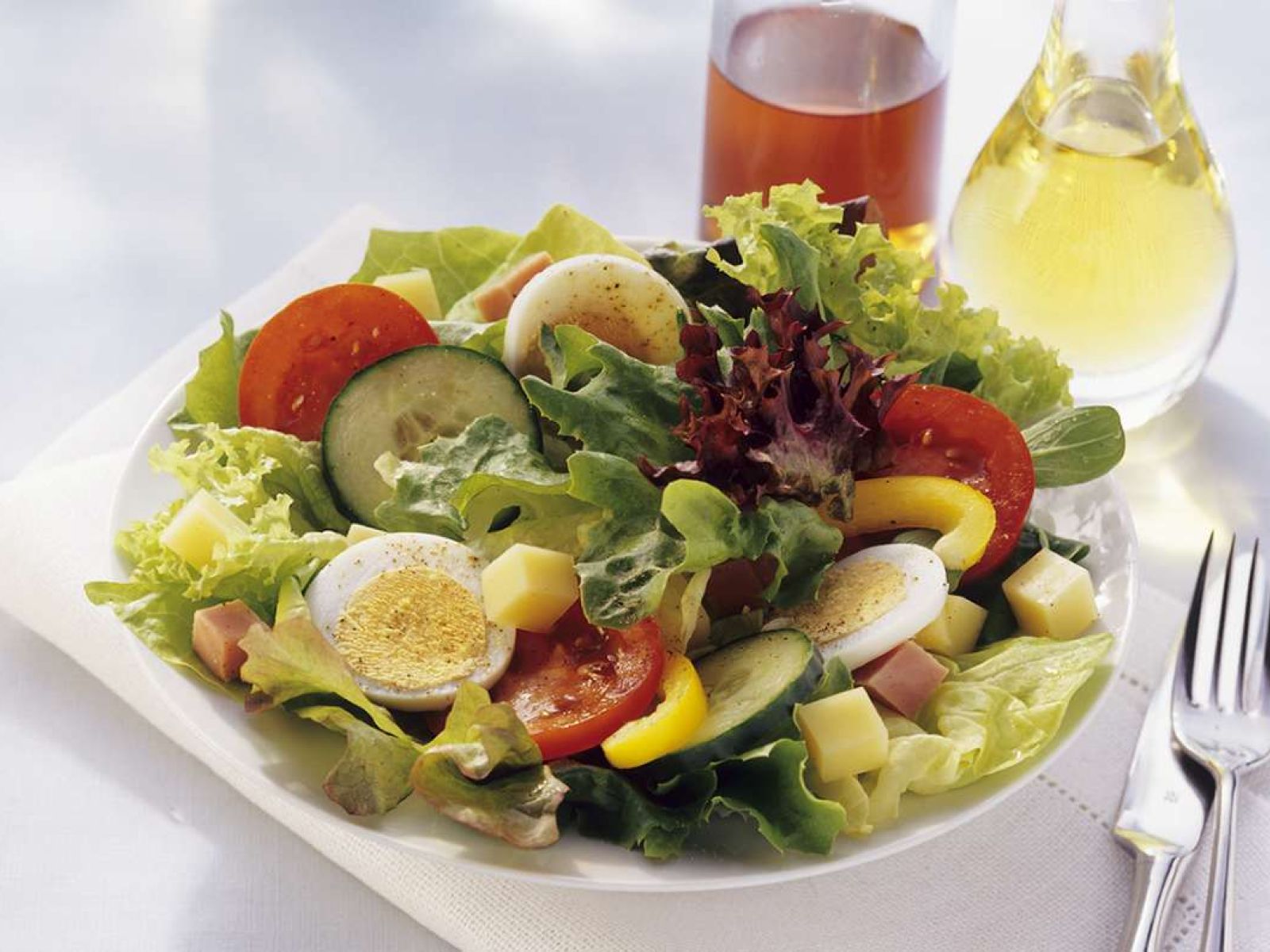 Gemischter Salat Mit Kase Und Ei Rezept Eat Smarter 