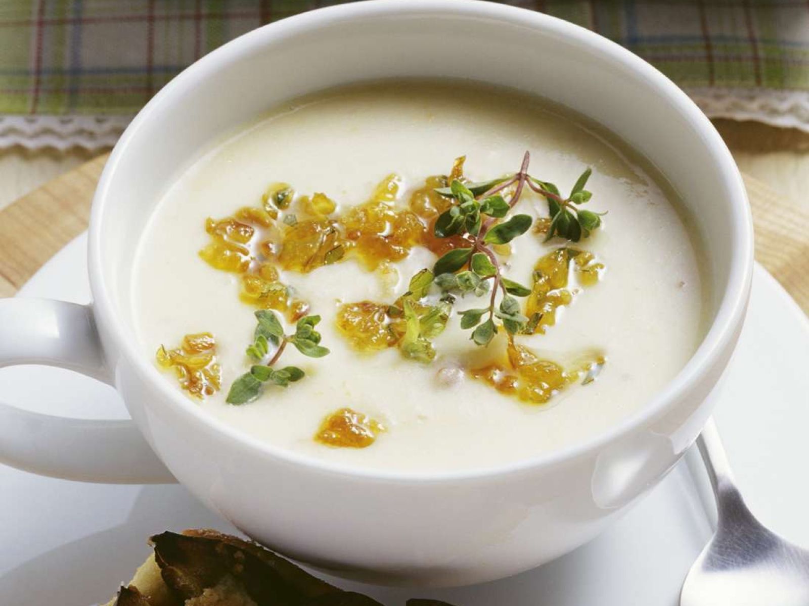 Kartoffelsuppe Nach Frankischer Art Rezept Eat Smarter 