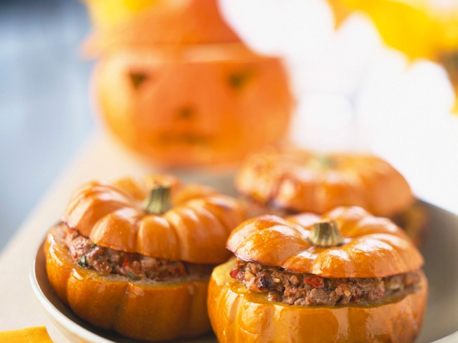 Mini Kurbisse Mit Hackfleischfullung Rezept Eat Smarter