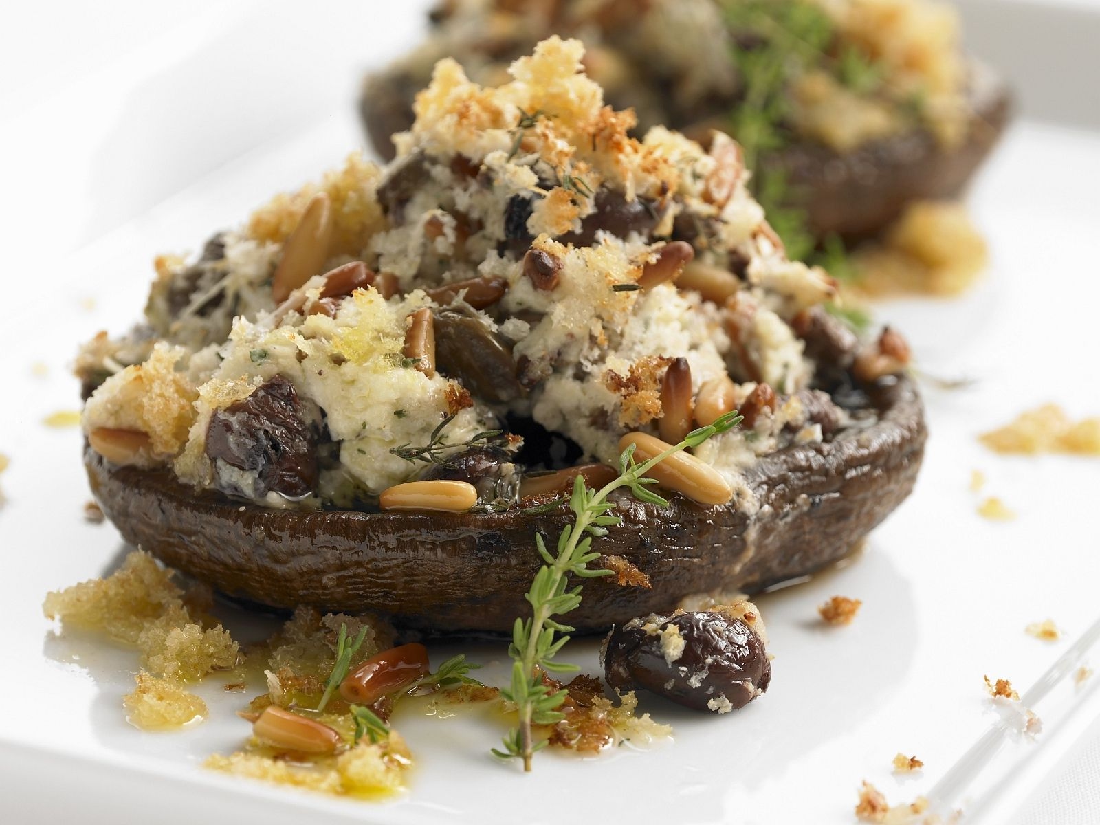 Riesenchampignons Gefullt Mit Ziegenkase Und Pinienkernen Rezept Eat Smarter 