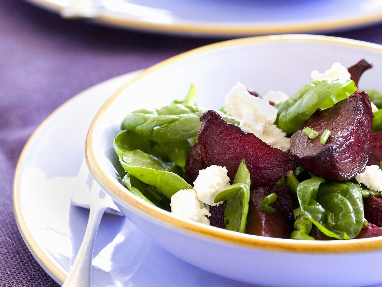 Salat Mit Roter Bete Spinat Und Feta Rezept Eat Smarter 