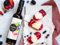 Aperino Joghurt-Beeren-Eis am Stiel