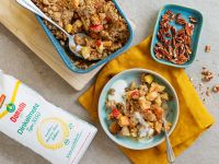 Apfel-Nuss-Crumble mit Joghurt-Vanille-Sauce Rezept