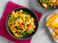 Asia-Nudeln mit Lachs Rezept