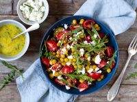 Auberginen-Tomaten-Salat mit Kichererbsen und Feta Rezept