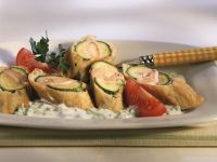 Ausgebackene, gefüllte Zucchini Ausgebackene, gefüllte Zucchini