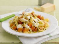 Bandnudeln mit Butternusskürbis Rezept