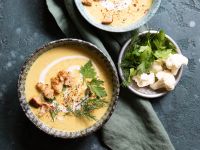 Blumenkohlsuppe mit Curry Rezept