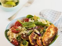 Bratkäse mit Couscous und Avocado Rezept