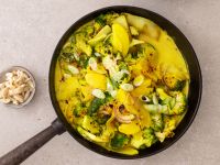 Brokkoli-Cashew-Curry mit Kokosmilch Rezept