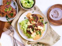 Bunte Frikadellen mit Kartoffel-Brokkoli-Brei Rezept