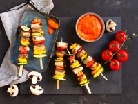 Bunte Würstchenspieße Rezept