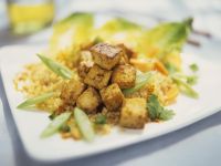Couscous mit Lauchzwiebeln und würzigem Tofu Rezept