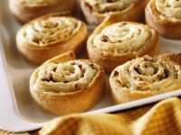 Dinkelschnecken mit Äpfeln und Nüssen Rezept