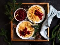 Dinkelwaffeln mit Kirschsauce Rezept