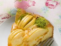Einfacher Apfelkuchen mit gemahlenen Pistazien Rezept