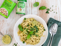 Emmer-Spaghetti mit Kräuter-Pesto