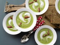 Erbsensuppe mit Mini-Cabanossi Rezept