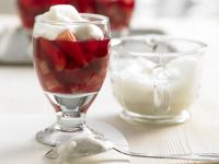 Erdbeer-Rhabarber-Geleespeise Rezept