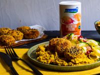 Falafel mit Hagebutten-Hummus und Zucchini-Salat