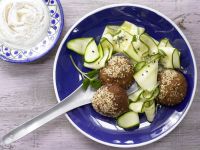 Falafel mit Sesam-Joghurt-Dip Rezept