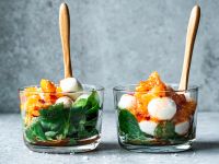 Feldsalat mit Orangen und Mozzarella Rezept