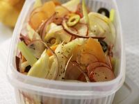 Fenchelsalat mit Karotten, Zwiebeln und Radieschen Rezept