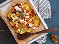 Feta auf Kartoffelbett in Backpapier Rezept