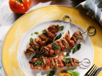 Fleischspieße mit Mangosauce Fleischspieße mit Mangosauce