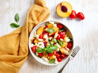 Fruchtiger Caprese-Nektarinen-Salat Rezept