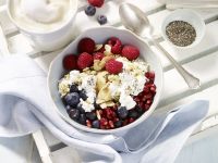 Frühstücks-Bowl mit körnigem Frischkäse Rezept