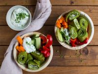 Frühstücks-Bowl mit Spinatpfannkuchen Rezept