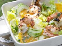Garnelen auf Gurken-Orangen-Salat Rezept