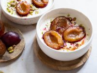 Gebackene Pflaumen mit griechischem Joghurt Rezept