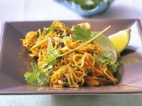 Gebratene Asia-Nudeln mit Gemüse und Koriander Rezept