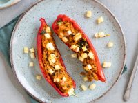 Mit Butter Chicken gefüllte Paprikaschoten