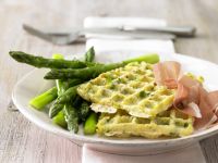 Glasierter Spargel mit Kartoffelwaffeln Rezept