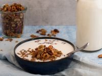 Granola mit Maulbeeren